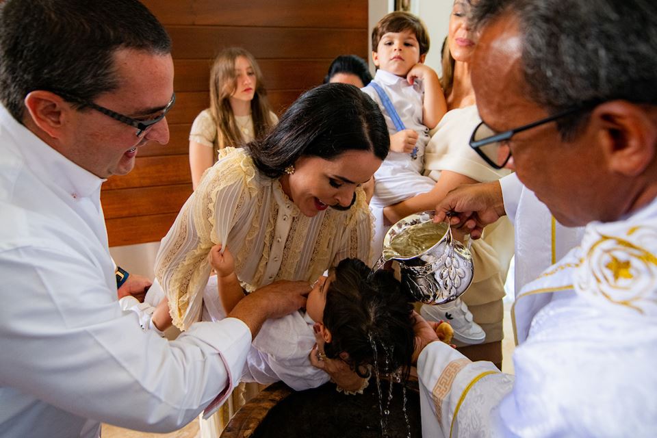 Maria Eduarda Portella Amorim e Juliano Amorim convidam para o batizado do filho Joaquim