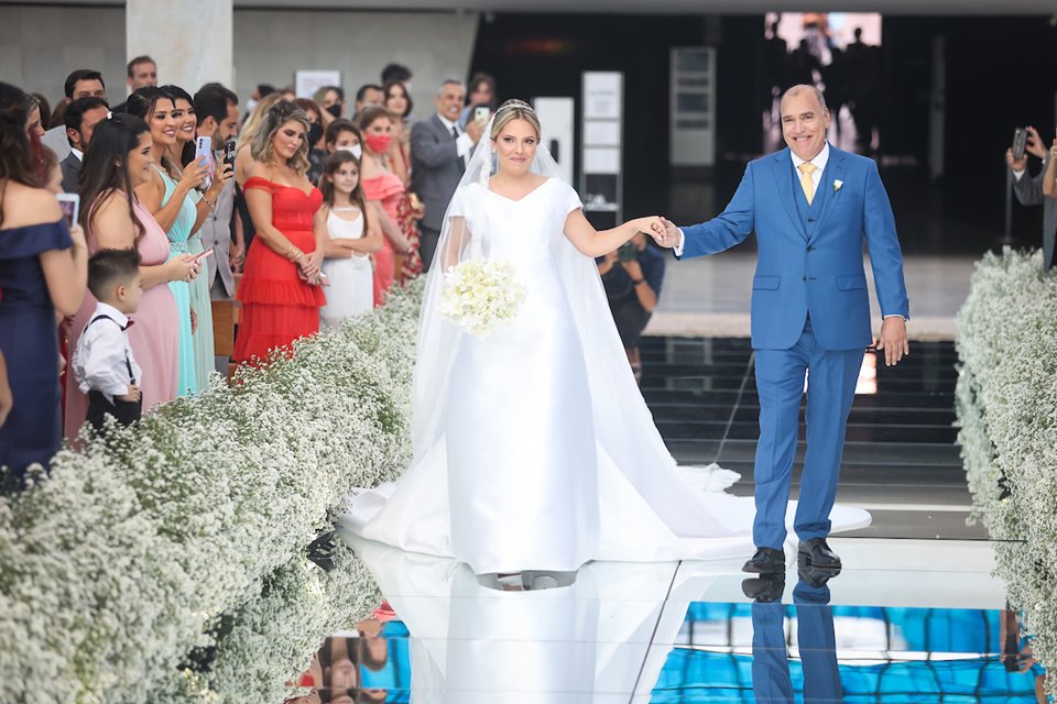 22/10/2021. Brasília-DF. Casamento Marina Nardelli e Rafael Barbosa na Catedral de Brasília. Fotos: Arthur Menescal/Especial Metrópoles