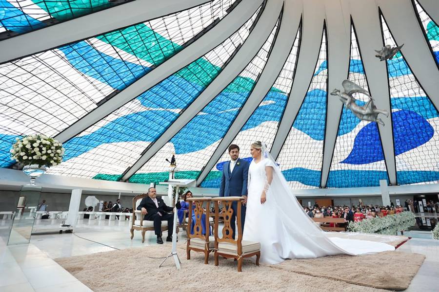 22/10/2021. Brasília-DF. Casamento Marina Nardelli e Rafael Barbosa na Catedral de Brasília. Fotos: Arthur Menescal/Especial Metrópoles