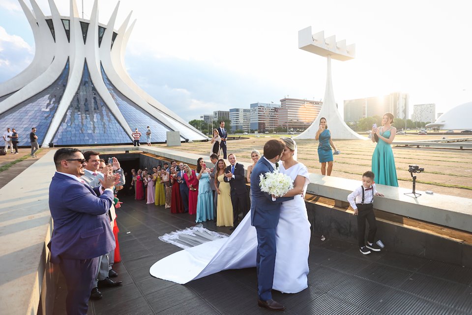 22/10/2021. Brasília-DF. Casamento Marina Nardelli e Rafael Barbosa na Catedral de Brasília. Fotos: Arthur Menescal/Especial Metrópoles