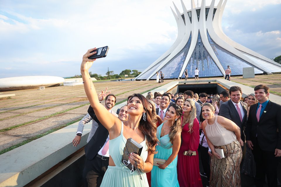 22/10/2021. Brasília-DF. Casamento Marina Nardelli e Rafael Barbosa na Catedral de Brasília. Fotos: Arthur Menescal/Especial Metrópoles