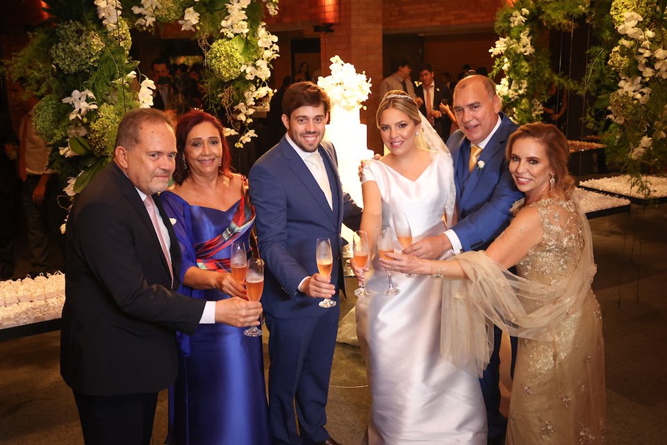 22/10/2021. Brasília-DF. Casamento Marina Nardelli e Rafael Barbosa na Catedral de Brasília. Fotos: Arthur Menescal/Especial Metrópoles