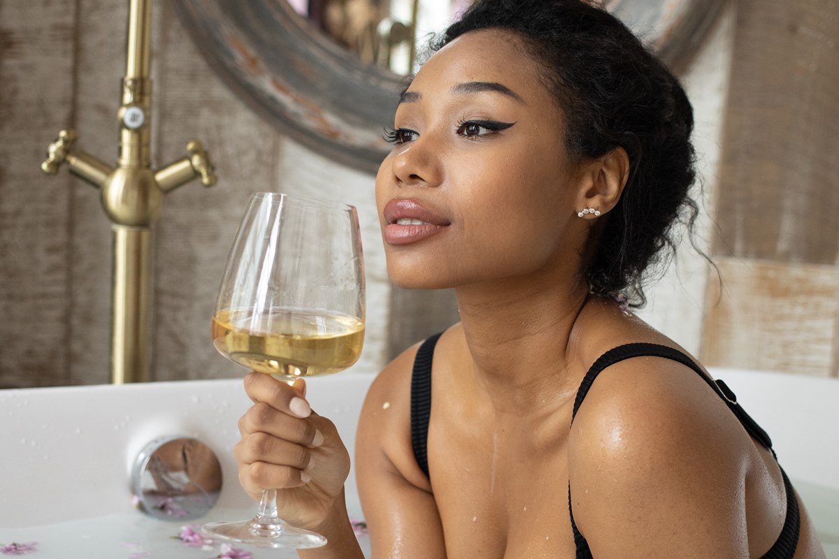 Saiba quais são as bebidas alcoólicas que mais fazem mal para a pele