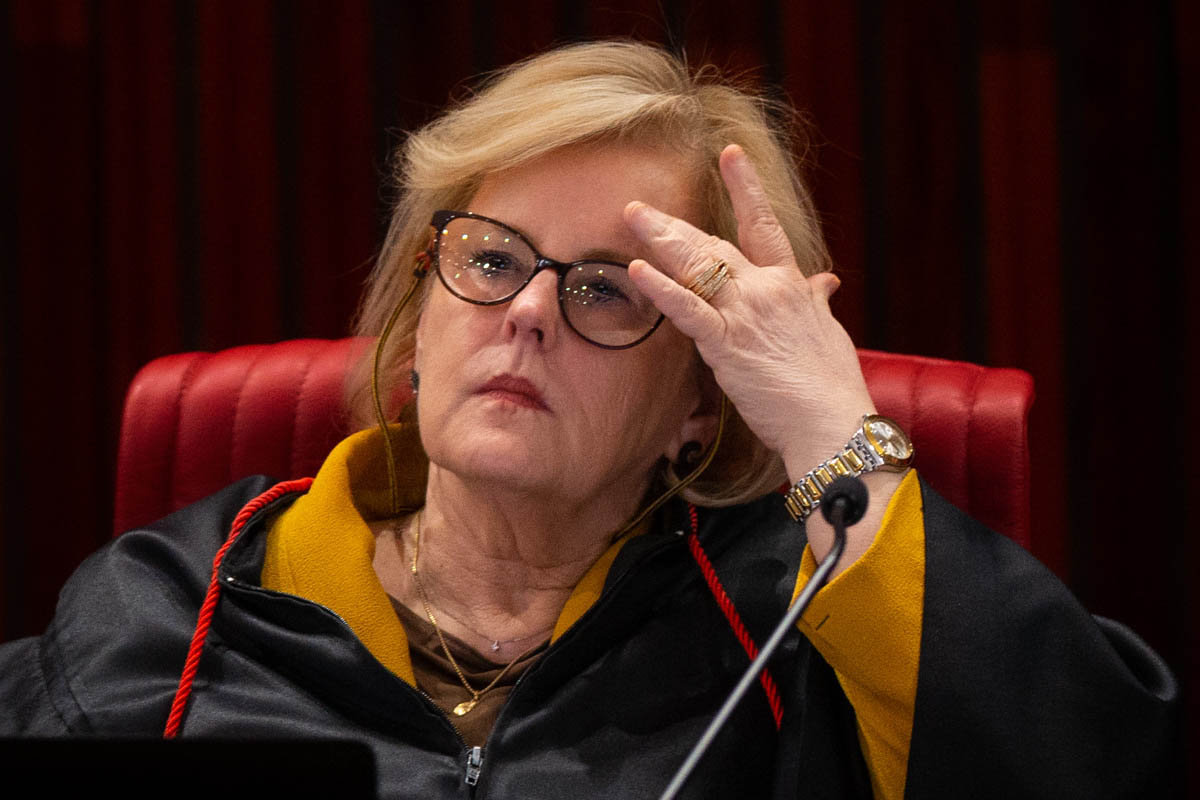 Após invasões em Brasília, Rosa Weber procura Ibaneis e Flávio Dino