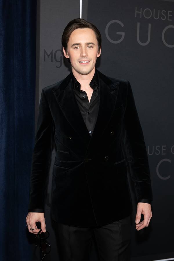 Ator Reeve Carney