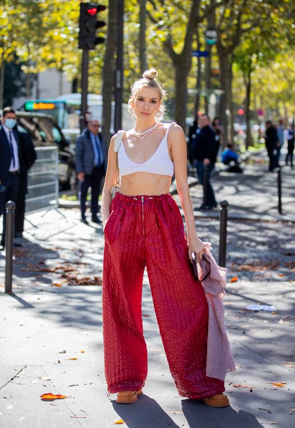 Calça wide leg no street style