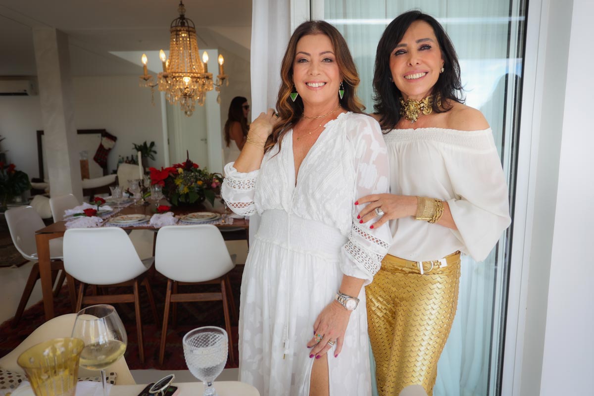 Vanessa Lemos recebe amigas para animada confraternização de Natal