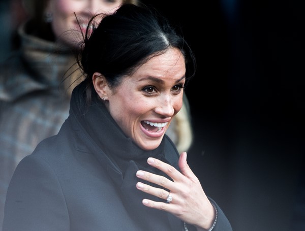 Meghan Markle de casaco preto