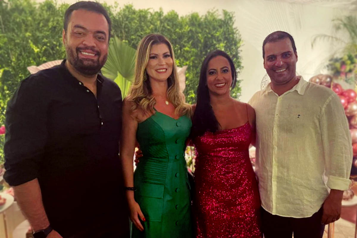 Luciana Pires celebra aniversário no Rio