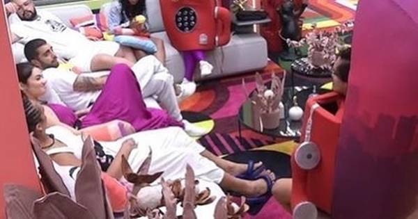 Sandália azul no BBB22