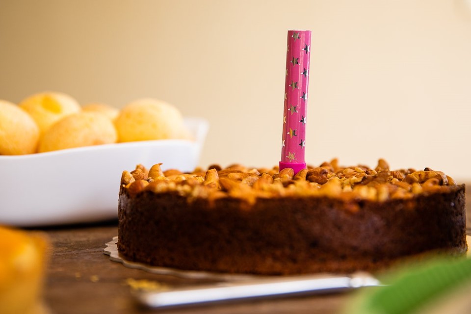 Carol Borges celebra aniversário com as amigas em manhã fitness