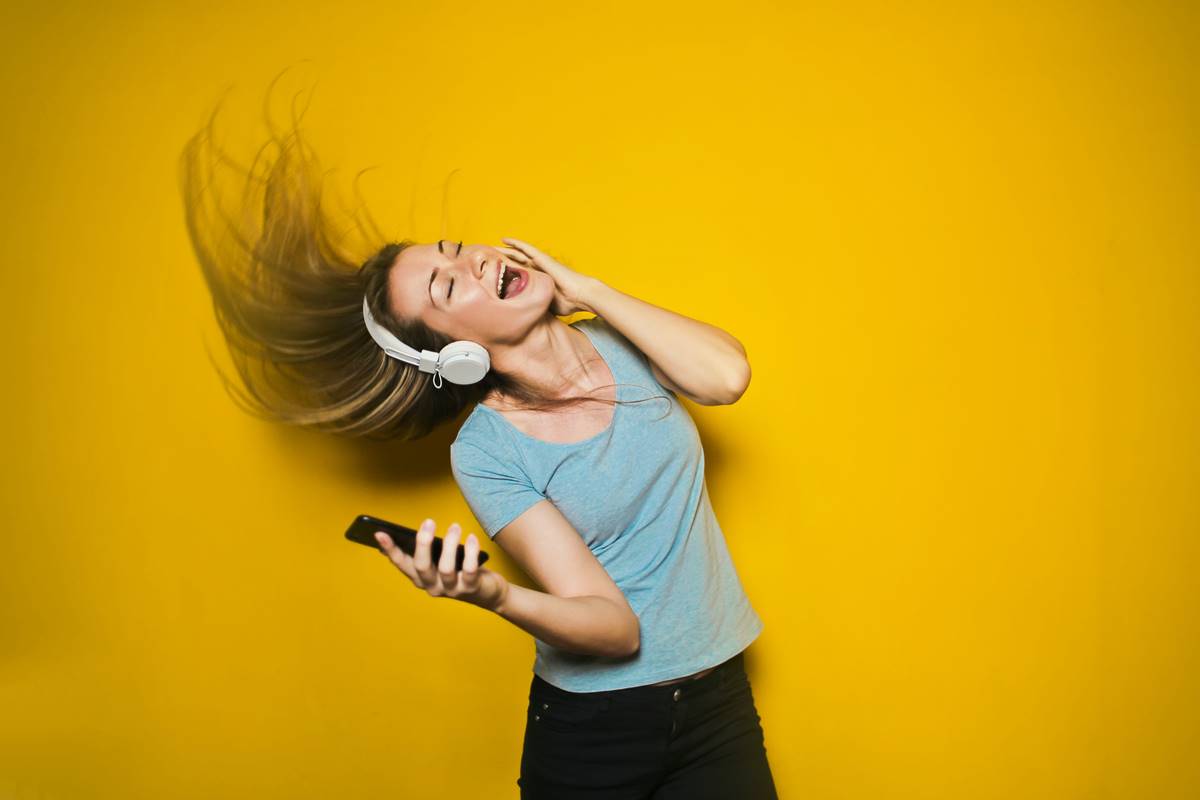 Benefício da música para saúde mental é similar ao do exercício físico