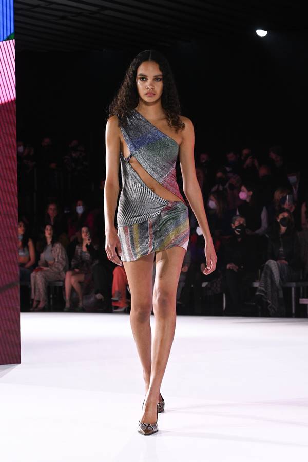 Look com recortes da Missoni