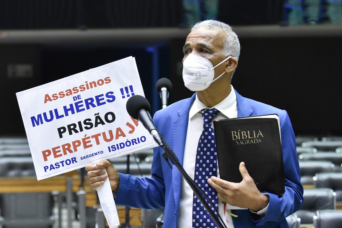 Deputado federal reclama com esposa sobre abstinência sexual. Vídeo
