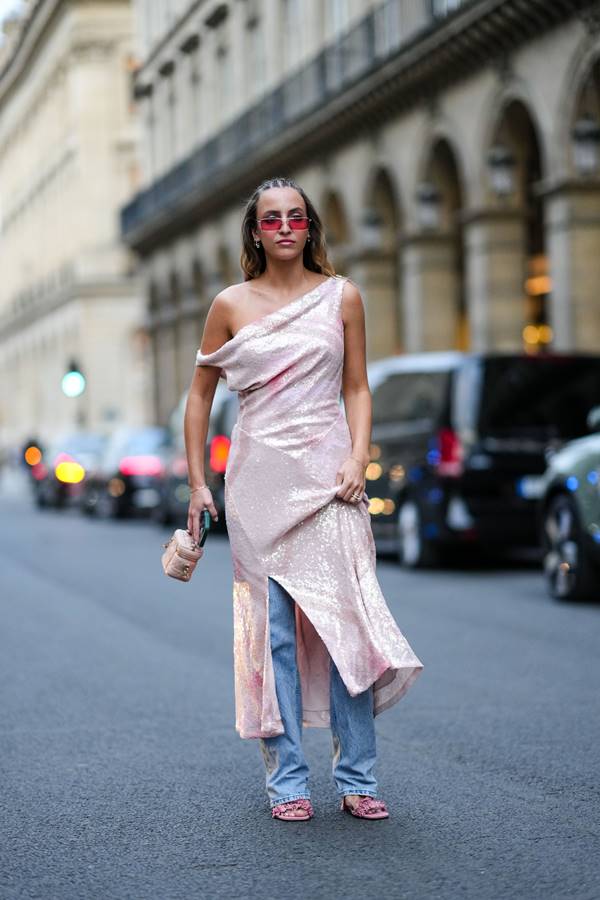 Vestido com calça no street style