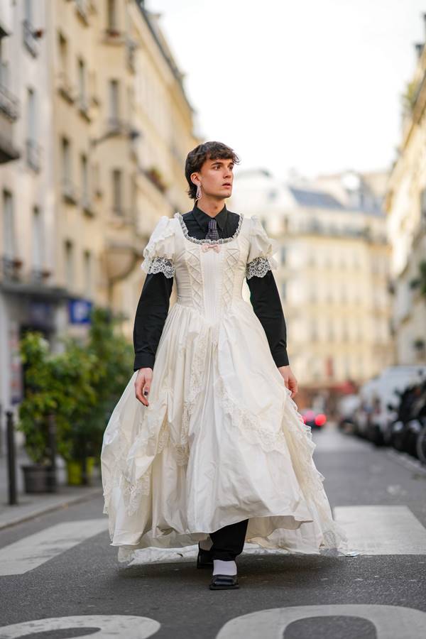 Vestido com calça no street style