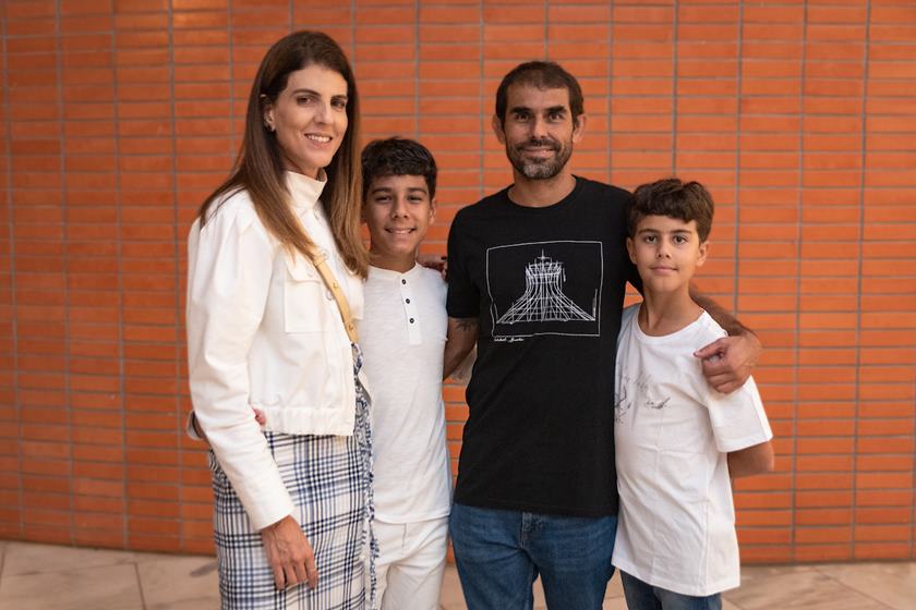 Letícia Gonzaga celebra o lançamento da coleção Simple no Cine Brasília