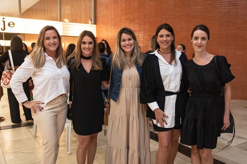 Letícia Gonzaga celebra o lançamento da coleção Simple no Cine Brasília