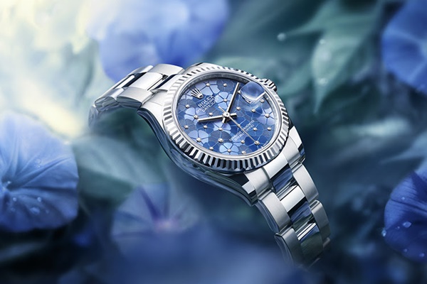 Na imagem com cor, modelo da nova coleção da Rolex 