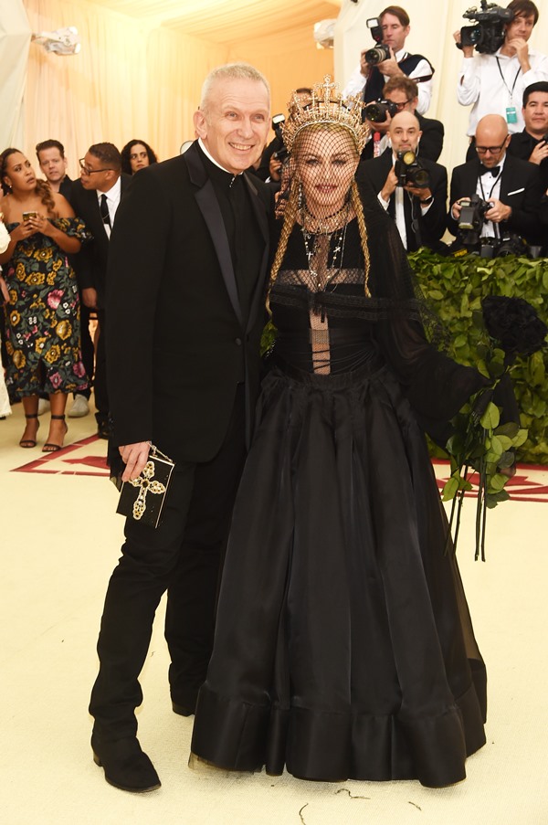 Jean Paul Gaultier e Madonna no tapete vermelho do MET Gala, em 2018