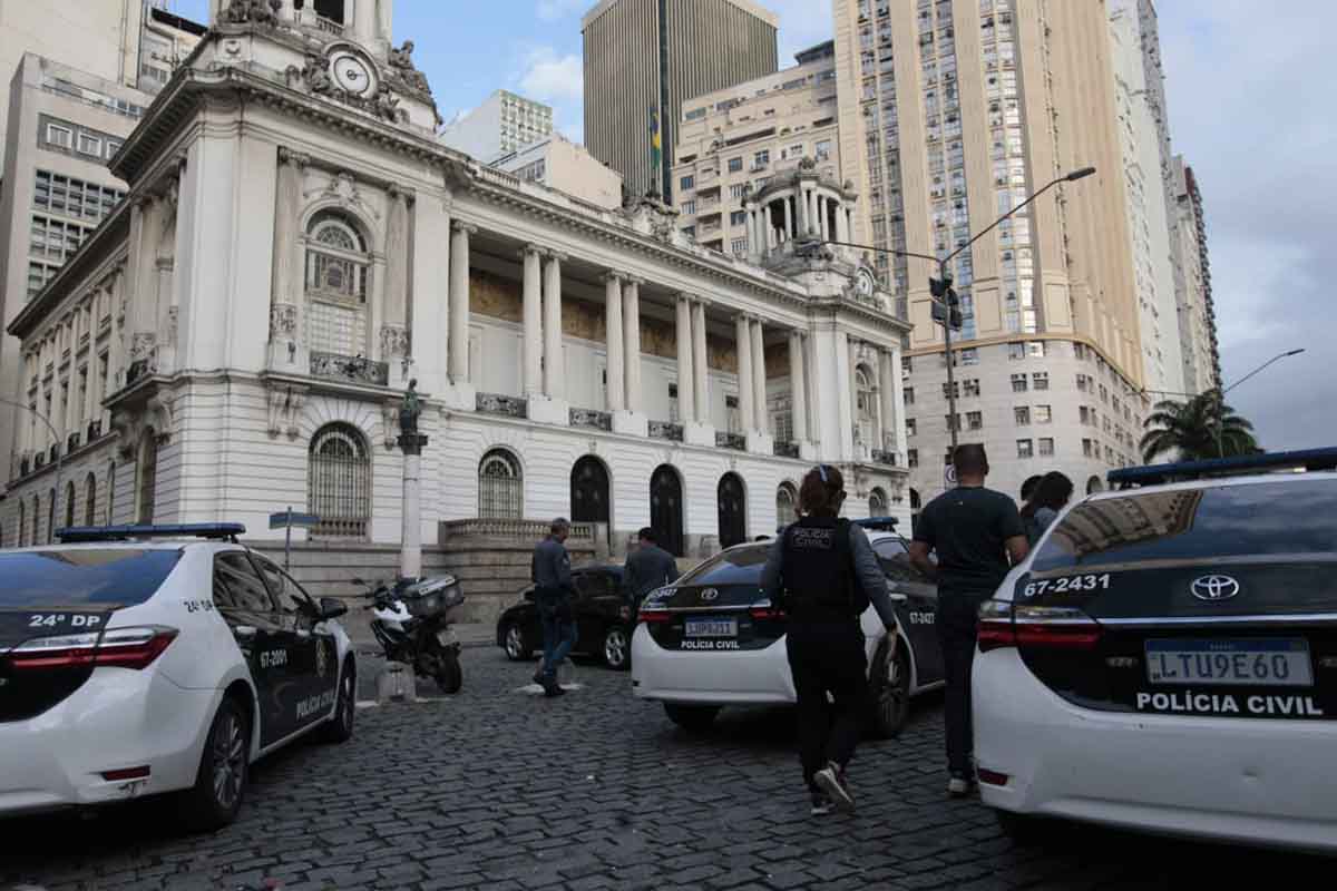 Gabriel Monteiro é alvo de operação por vídeo íntimo com adolescente |  Metrópoles