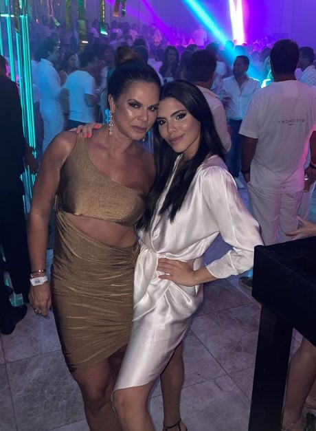 Festa bombada da Posh Club agita Copacabana Palace em noite dourada