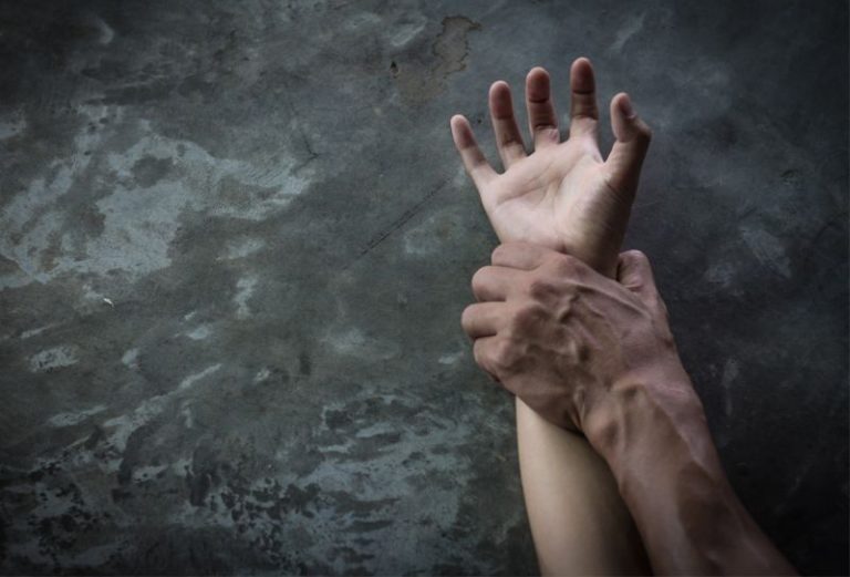 Homem rende mulher de 48 anos na rua e a estupra em matagal do Guará