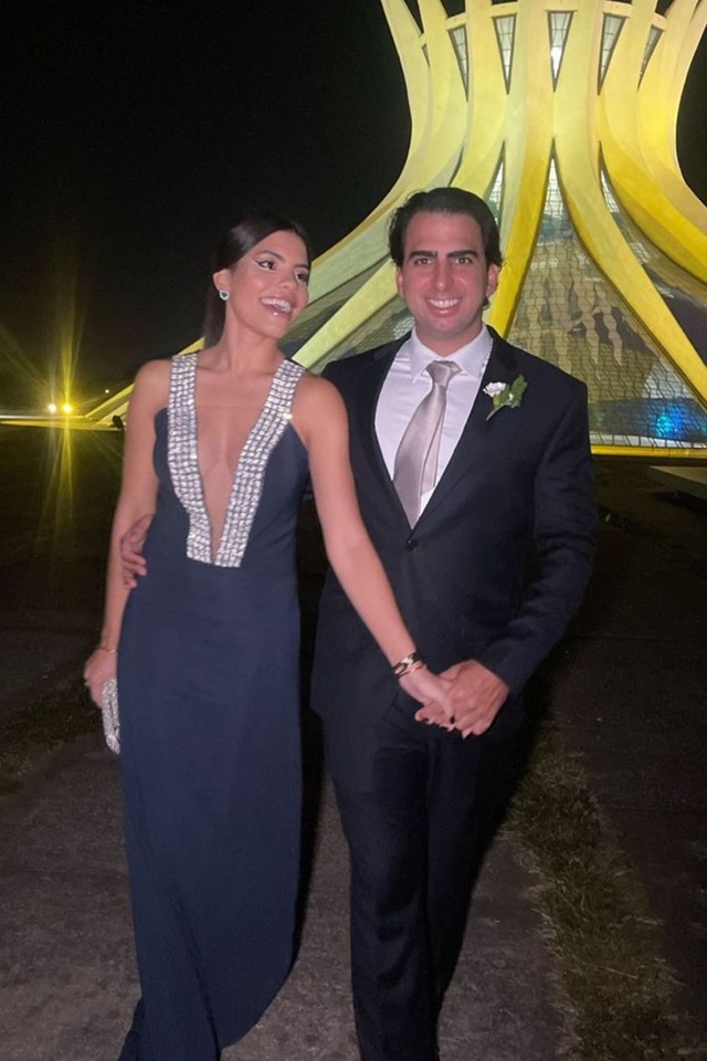 Marcela Merheb e Silvio Tiecher se casam na Catedral de Brasília