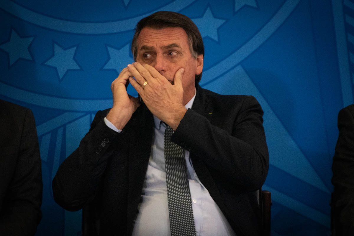 Suspeita de caixa dois é desastrosa para bolsonaro nas redes sociais