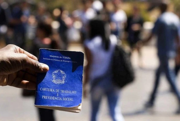 Caged: Brasil cria 213 mil empregos com carteira assinada em setembro