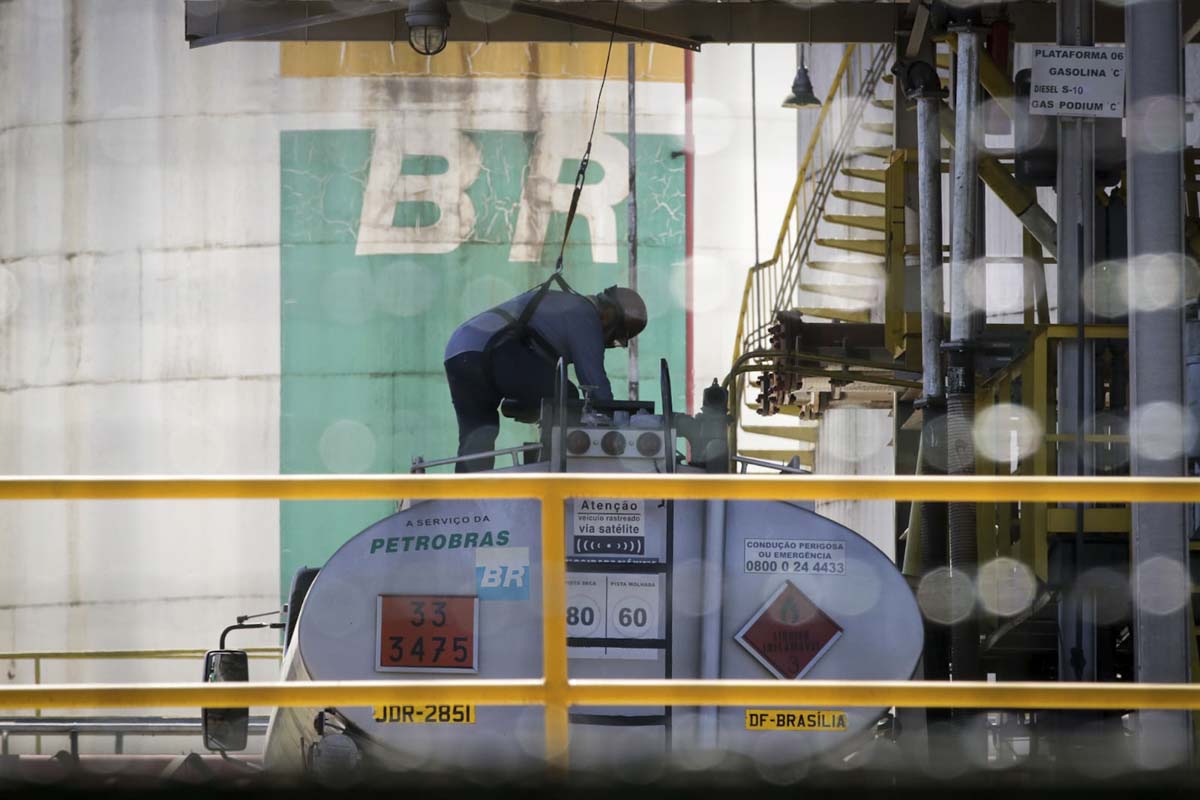 Petrobras anuncia descoberta de petróleo no pré-sal da Bacia de Santos
