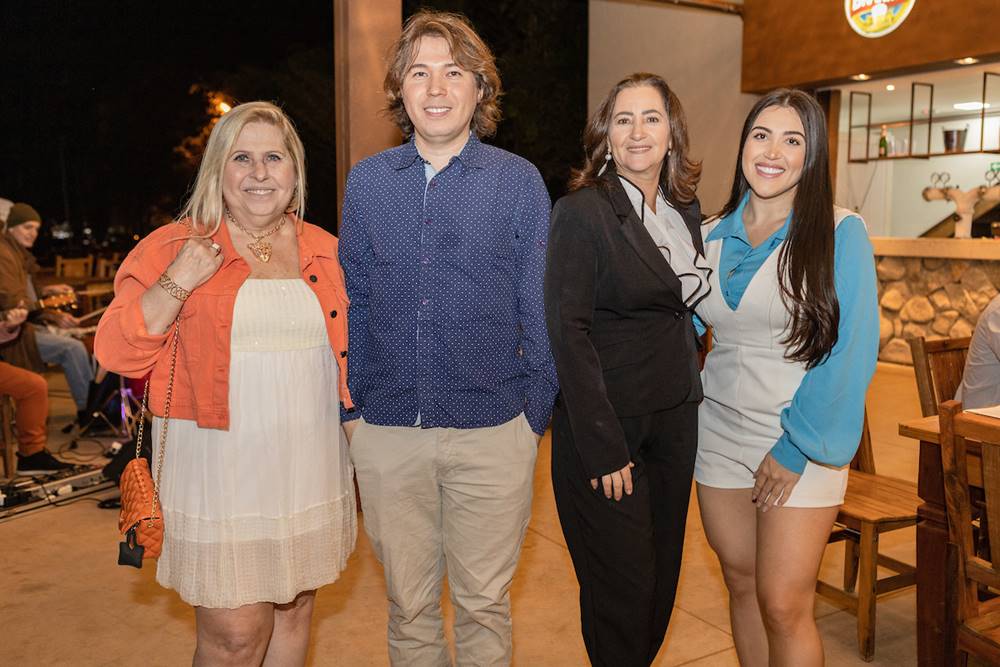 Valeria Oliveira, Michel Toronaga, Nelice Souza e Aline Souza