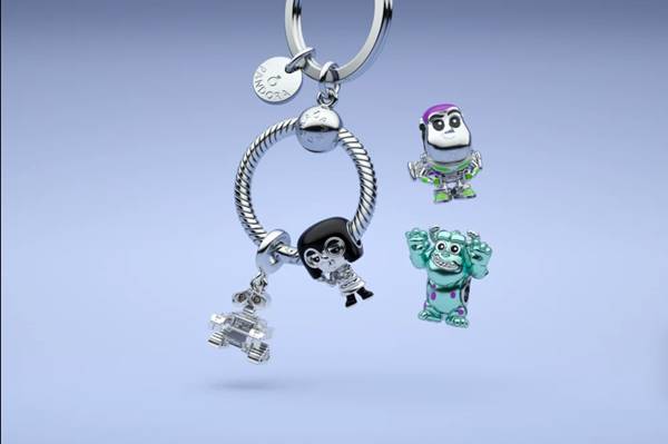 Joias com charms da Pandora 