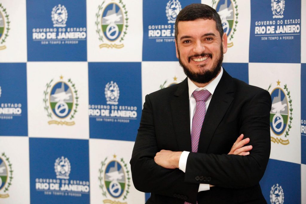 Em foto colorida, o deputado Rodrigo Bacellar, presidente da Assembleia Legislativa do Rio de Janeiro