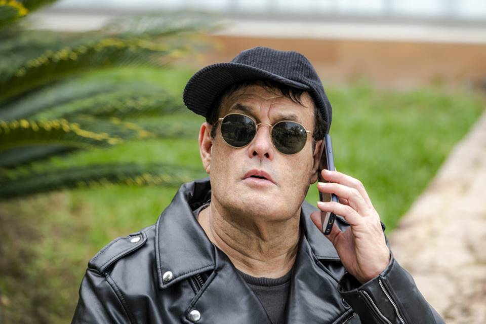 Sérgio Mallandro de boné - Metrópoles
