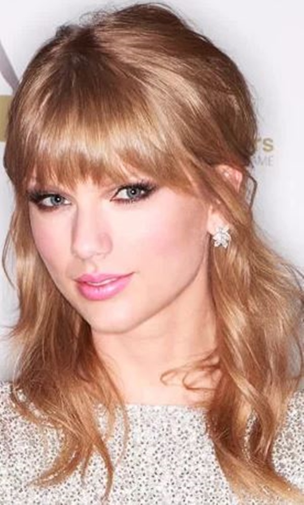 Foto colorida da Taylor Swift 