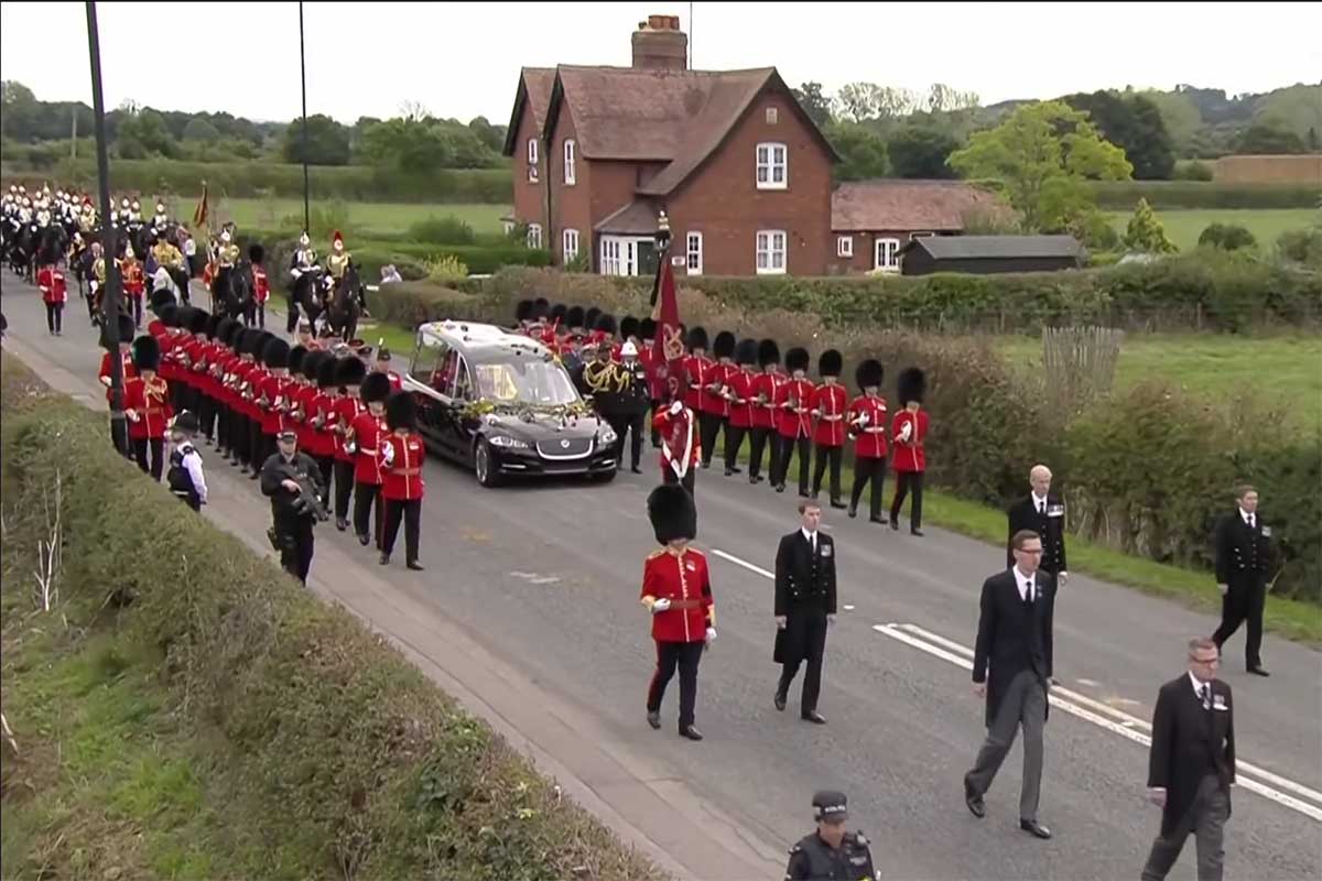 Caixão da rainha Elizabeth chega a Windsor