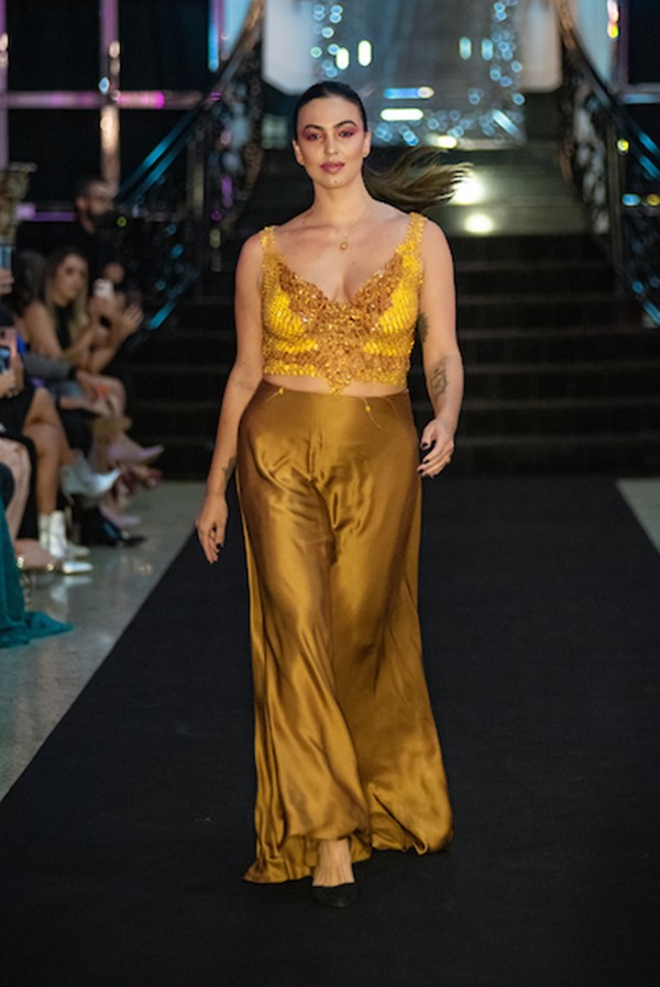 Na imagem com cor, evento Brasília Trends Fashion Week - Metrópoles