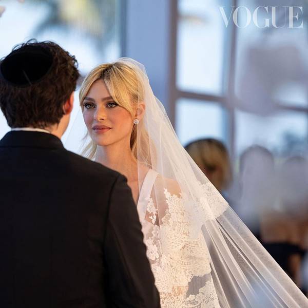 Nicola Peltz e Brooklyn Beckham no casamento - Metrópoles