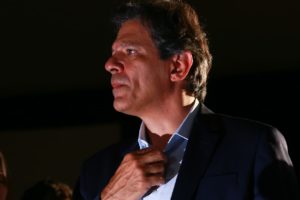 Futuro Ministro da Fazenda do governo Lula, Fernando Haddad, fala com jornalistas em coletiva de imprensa no CCBB - metrópoles