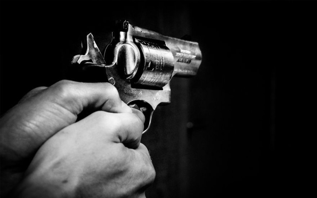 Adolescente morre baleado e motorista de app fica ferido após tiroteio