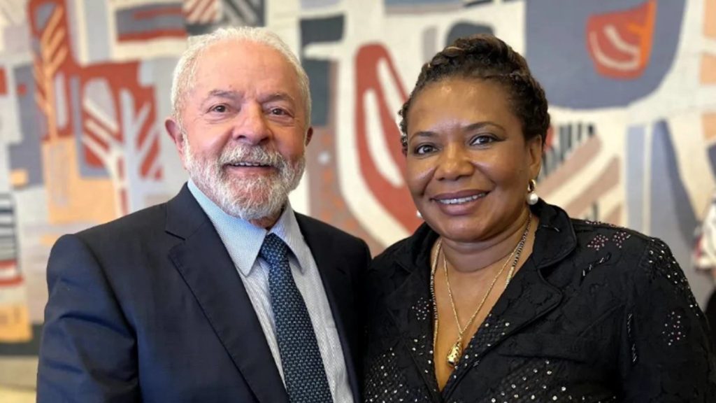 Imagem colorida de Lula e Margareth Menezes, ministra que anunciou novo decreto para Lei Rouanet