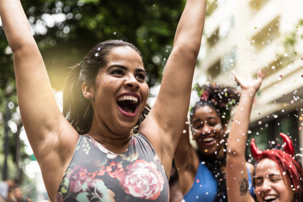 Carnaval - mulher - cuidados - segurança