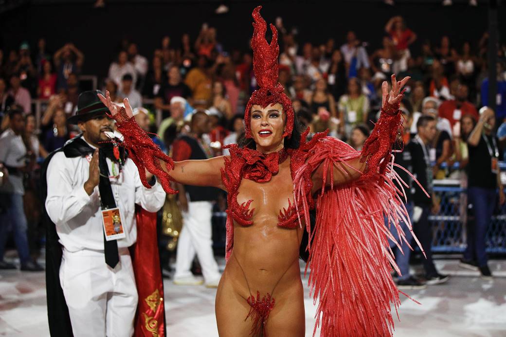 Paolla Oliveira - carnaval - fantasia - defile escola de samba