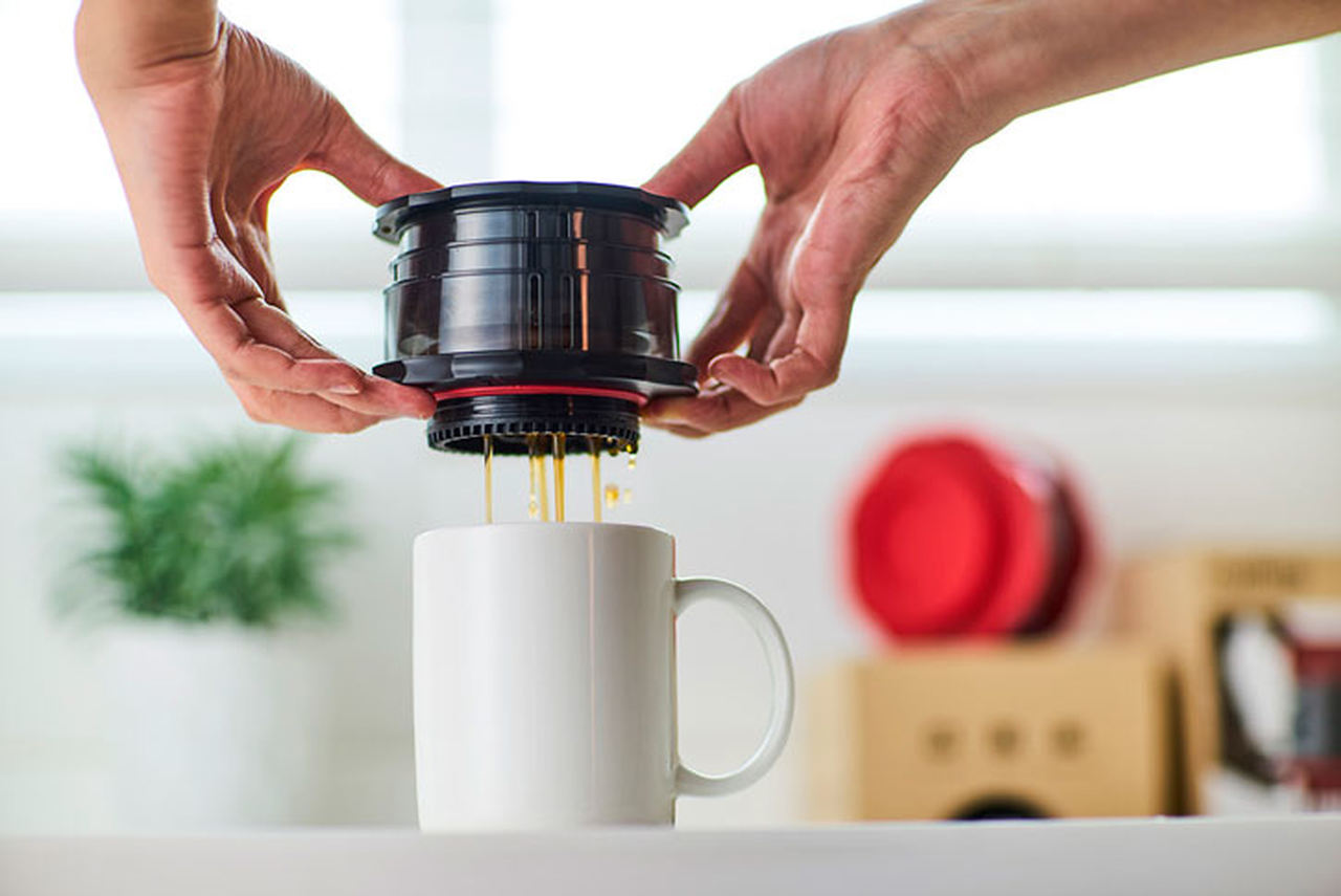 Na foto, uma cafeteira portátil - Metrópoles