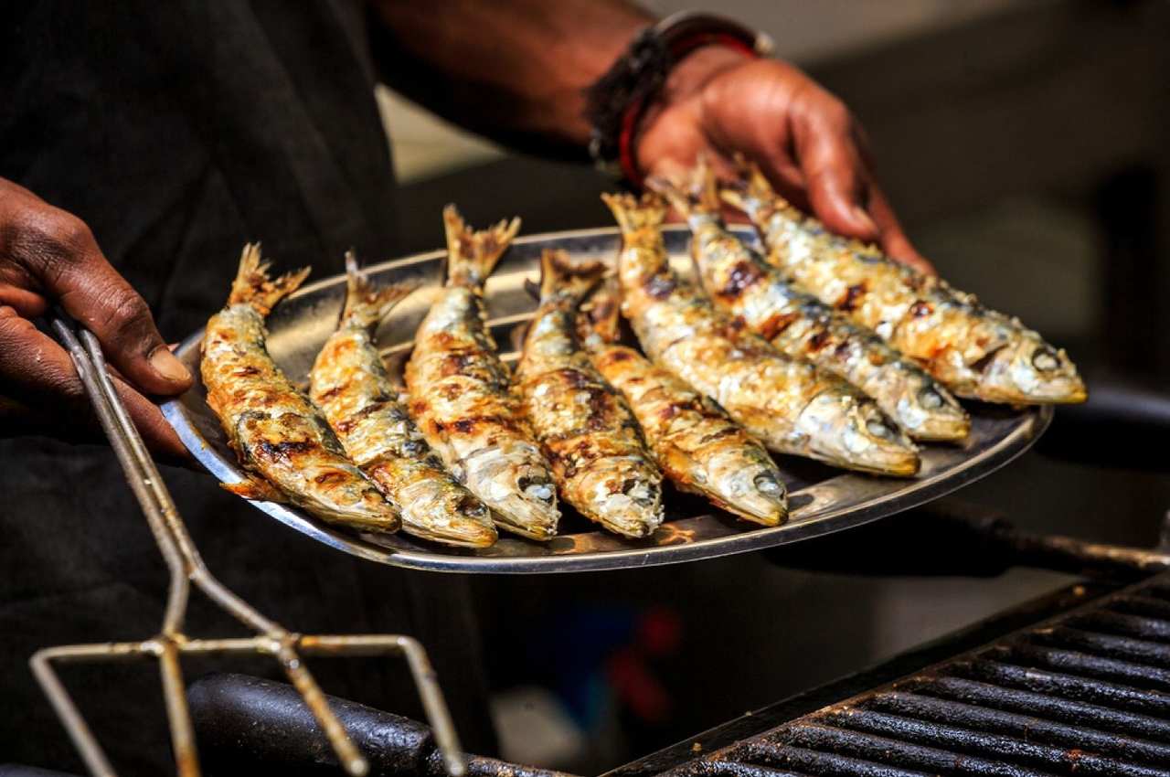 Na foto, a sardinha na brasa - Metrópoles