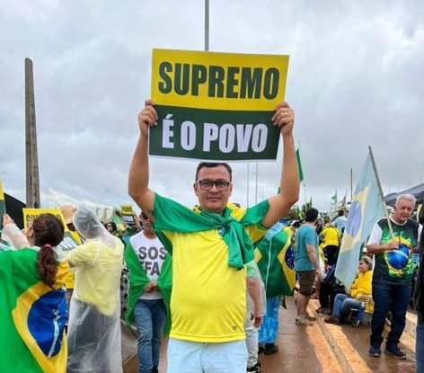 Joveci Xavier Andrade em protesto golpista