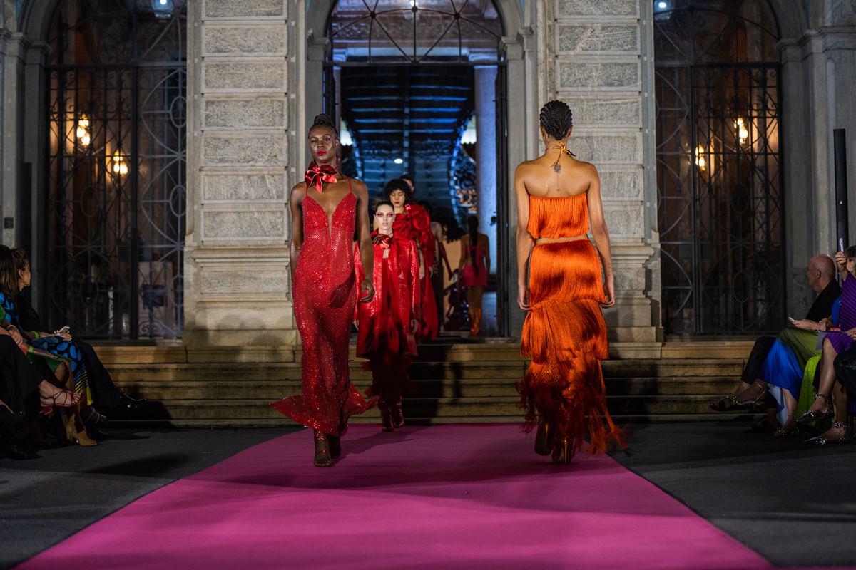 Na imagem com cor, desfile no Palácio da Liberdade em Belo Horizonte minas trend - Metrópoles