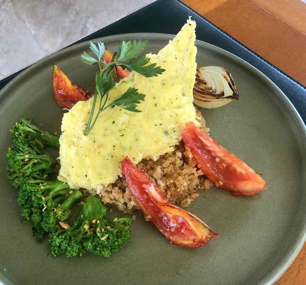 Na foto, um prato com bacalhau e purê - Metrópoles