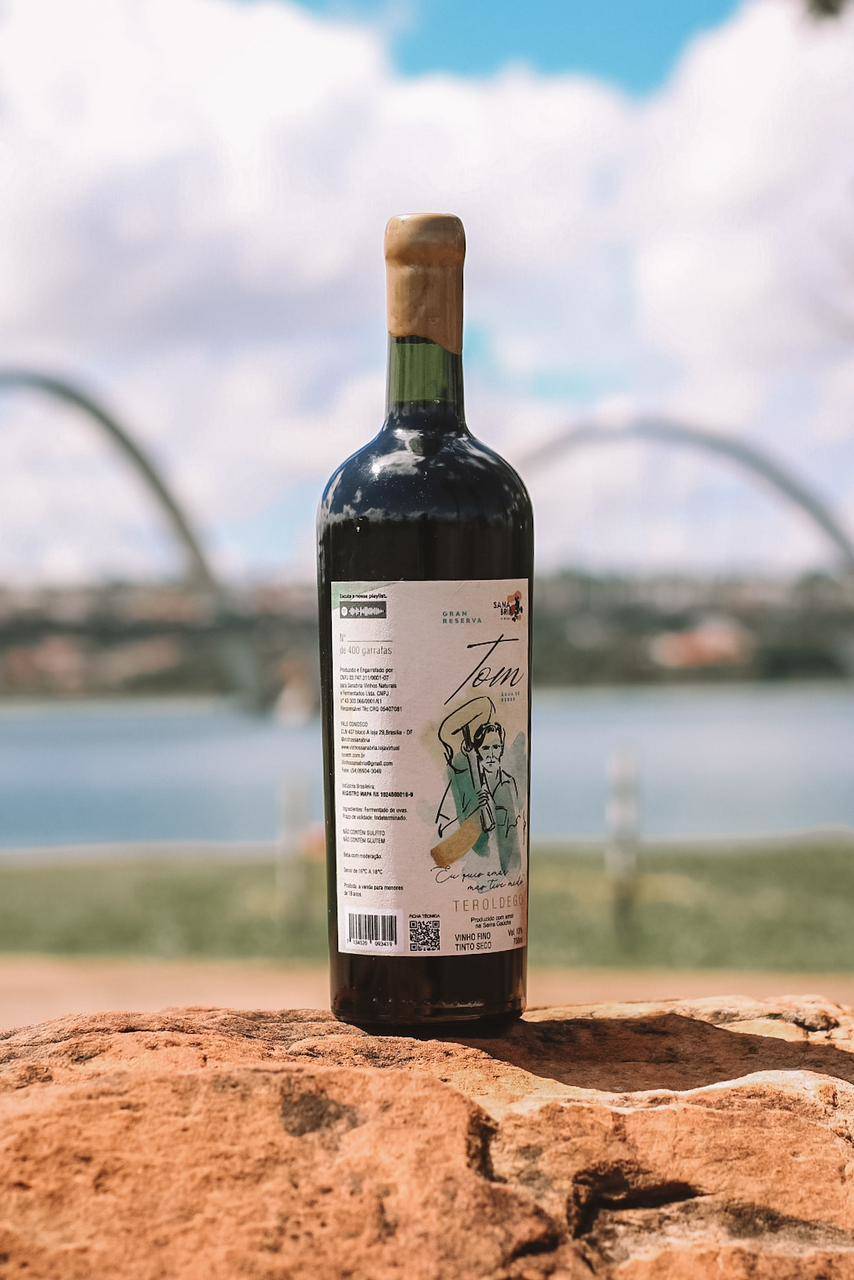 Na foto, uma garrafa de vinho - Metrópoles